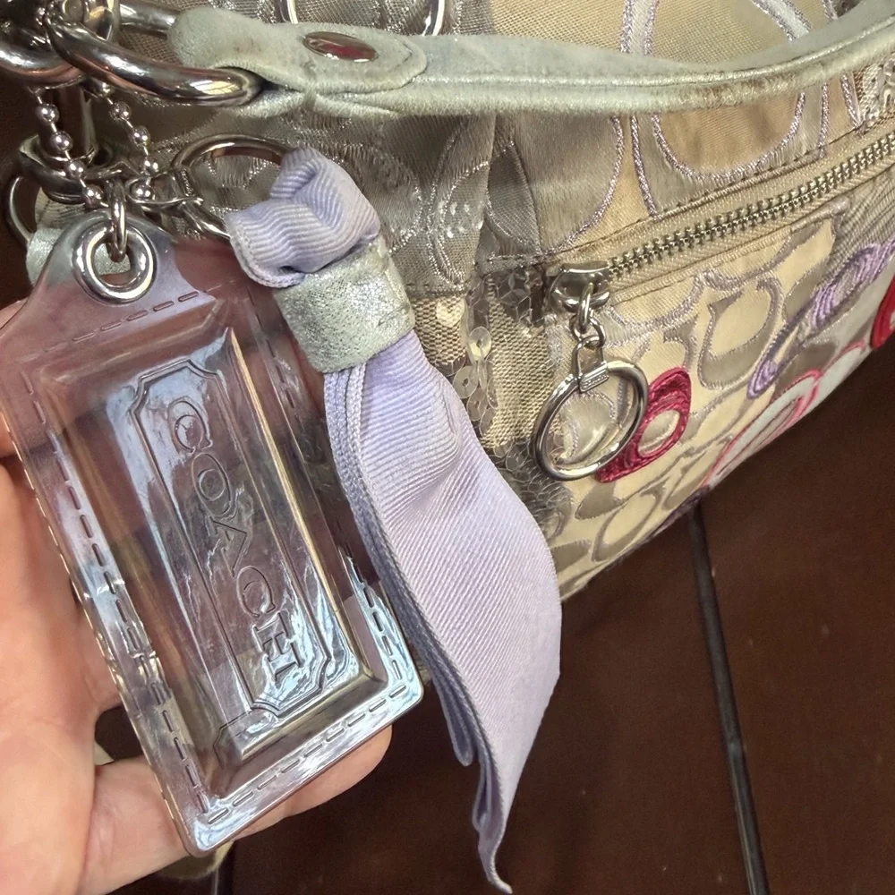 Coach Poppy Limited Edition ‘Heart bag’ 2- hang tags - Picture 10 of 17